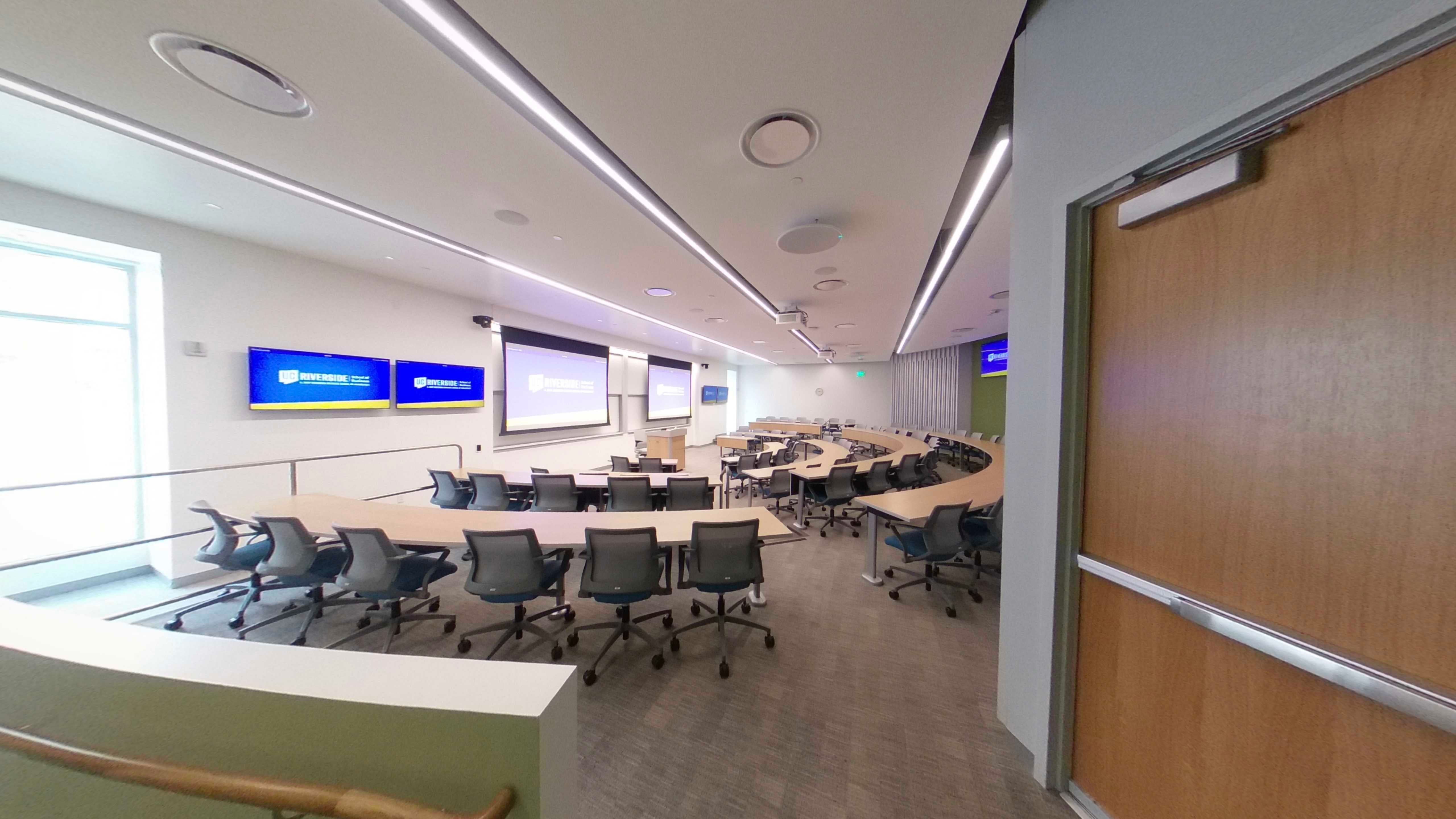 SBB 280 oblique view