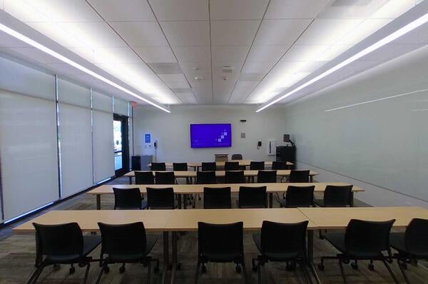 Dundee A1105 Rear | UCR Classrooms